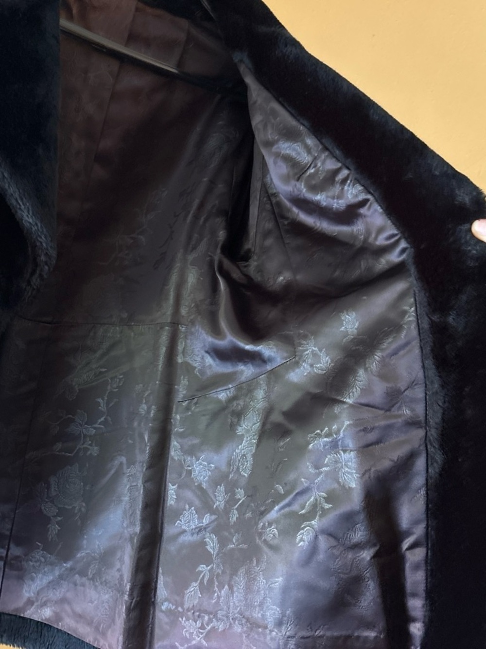 Women’s Vintage Black Faux Fur Coat - Picture 6 of 6